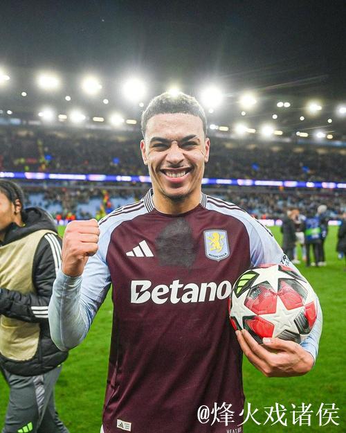 卡拉格:罗杰斯不是昙花一现,他是英超最顶级的球员之一 卡拉格:罗杰斯不是昙花一现,他是英超最顶级的球员之一