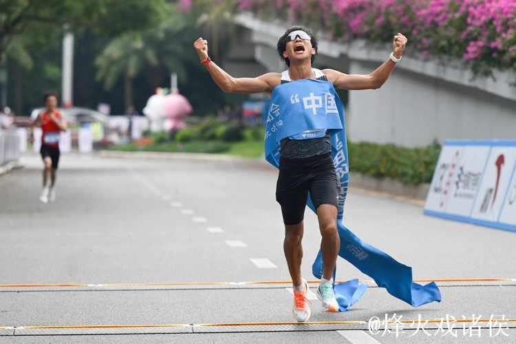 何杰夺得全运会首届跨境马拉松冠军