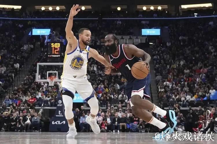 哈登23+11闪耀,库里两次崴脚提前离场,快船击败勇士 哈登23+11闪耀,库里两次崴脚提前离场,快船击败勇士
